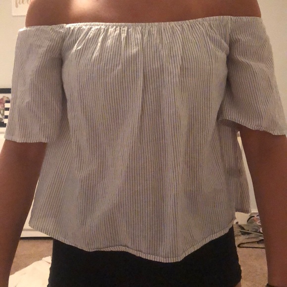 Express off the Shoulder Too - Picture 1 of 3